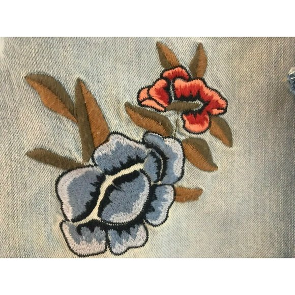 NWT ABERCROMBIE & FITCH Denim Skirt Sz 8 Light Wash Embroidered #63208 - Picture 2 of 5